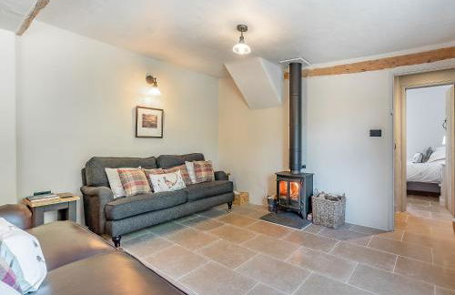 Queens Barn - Photo 4