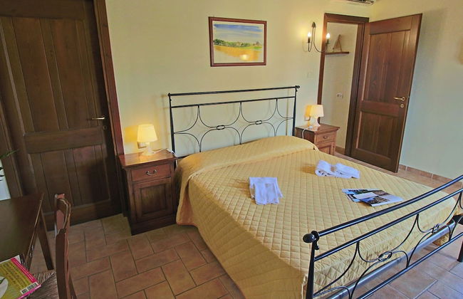 Cottage in Urbania With Pool & Terrace - Foto 3