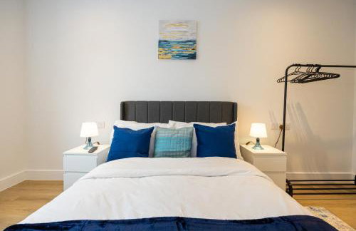 Modern 2 Bed near Wythenshawe Hospital and Manchester Airport With Parking - Foto 8