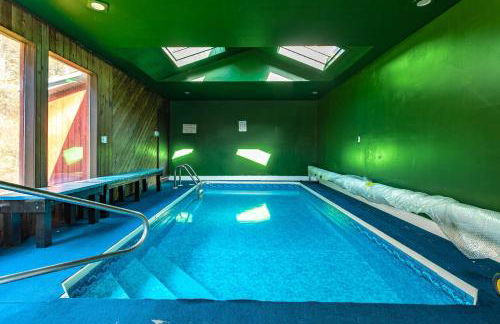 Heated Indoor Private Pool Stream Front Game Room - Photo 1