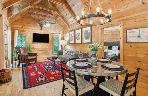 Pet-Friendly Lake Lure Cabin with Outdoor Oasis! - Foto 8