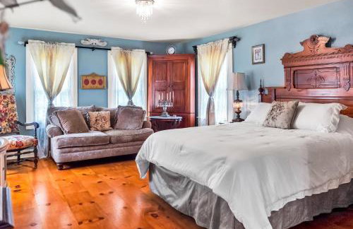 Hot Tub and Large Yard Elegant Deansboro Getaway - Foto 21