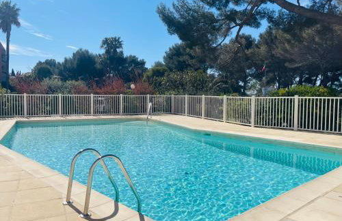 Beau 65 M2 en Front de Mer à St Raphaël - Piscine - Foto 16