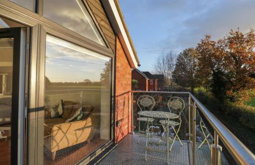 Upper Annex - Photo 1