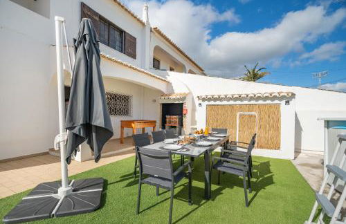 Host Wise - Sunny Spacious House - Terrace & Free Parking - Foto 27