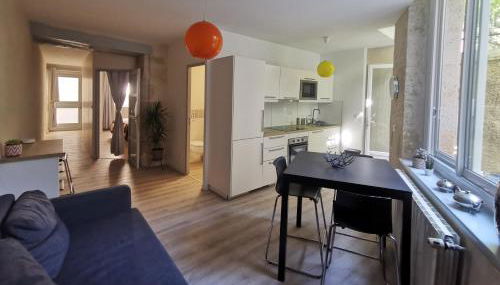 Alice & Jeanne - Photo 2