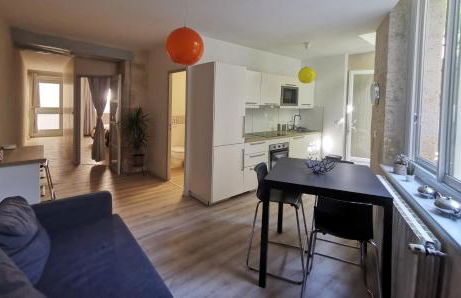 Alice & Jeanne - Photo 2