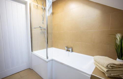 Rose Cottage - 2 Bedroom Cottage - Penally - Photo 10