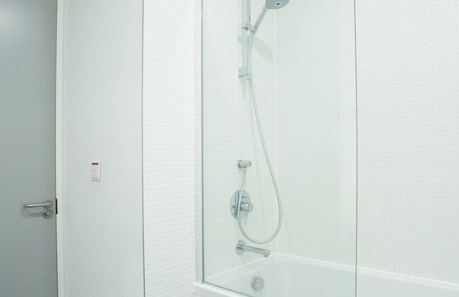 Stylish modern home in Manchester city centre with parking - Photo 45