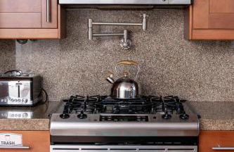 Chic SD Basecamp - Walk to Downtown - Foto 20