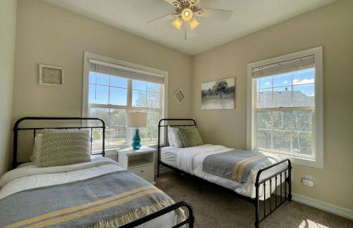 Fabulous Family-friendly Retreat by Windsor Lake! - Foto 7