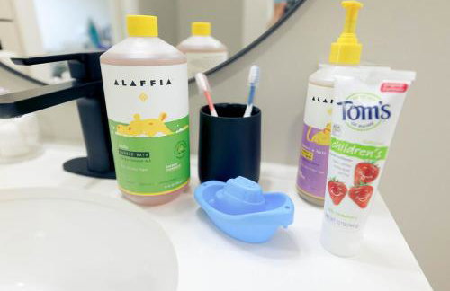 Spacious home away from home! Hot tub! - Photo 29