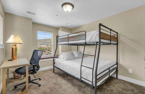 Charming 3BR-Near Skiing & Hiking - Foto 14