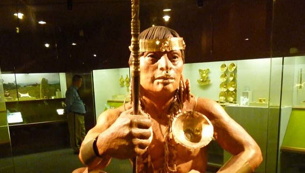 Una figura esposta al museo