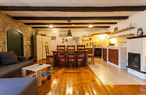 Captain's Villa with Swimming Pool - Photo 26