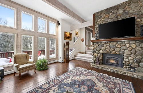 Chalet Across from Holiday Valley Walk to Lifts - Foto 24