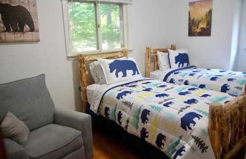 Escape to a 3-Bedroom Cabin in Lower Catskills - Foto 21