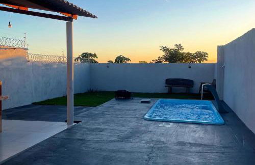 Casa com piscina e garagem privativa - Foto 7