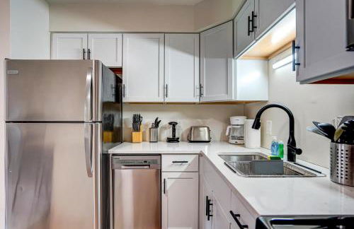 Pets Ok with Free parking and Dishwasher on Willy Street - Photo 8