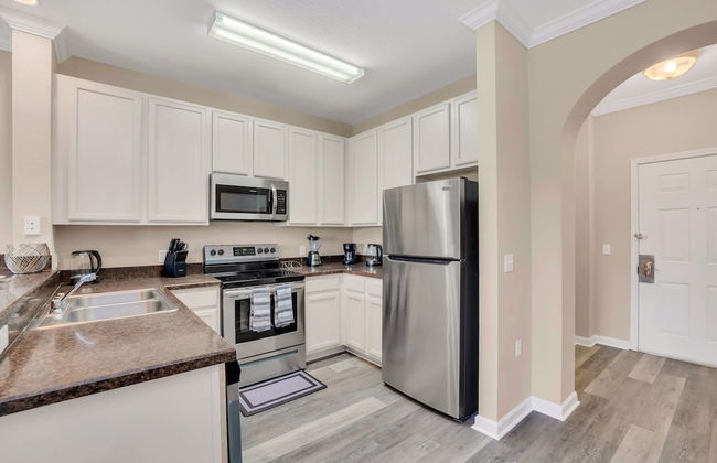 2BR Condo - Hot Tub Pool Near Disney - Foto 15