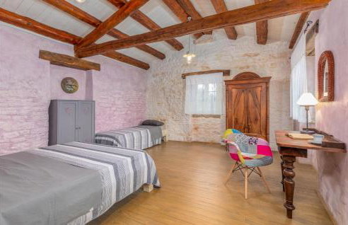 1 Bedroom Beautiful Apartment In Zminj - Photo 5