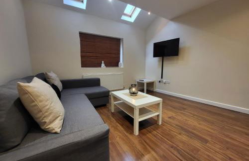 Great Apartment Next To Tooting Bec Tube Station! - Photo 2