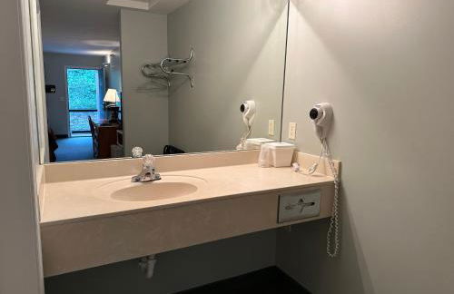 4 Season Fun at Legend Cottage Inn - Foto 8