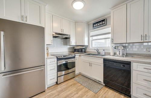 Ocean Isle Beach Condo with Balcony Steps to Shore! - Foto 10