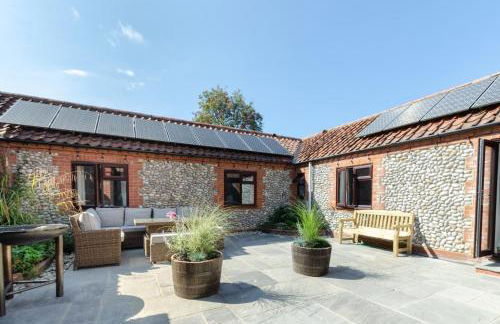 5 Bed in Salthouse oc-cubot - Photo 2