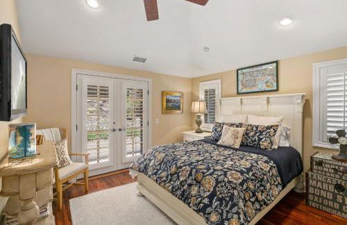 Enchanting French Inspired Chateau with Beach Club! - Foto 10