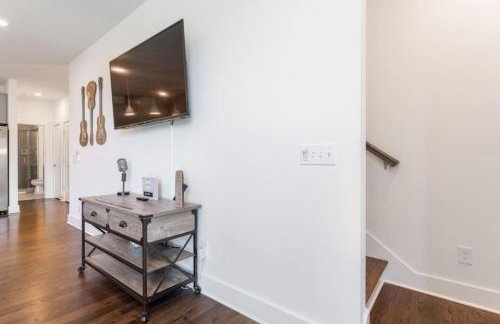 6 Bedroom Quiet Townhome! 6min to Airport & 15min to Downtown! - Foto 13