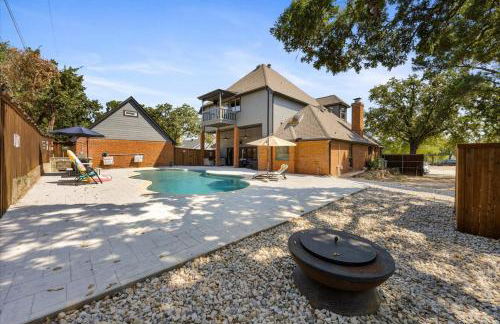 Texas Country Oasis | Near Stockyards & Arlington - Photo 4