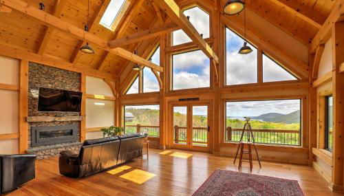 Naples Cabin with Lake Views and Wraparound Deck! - Foto 3