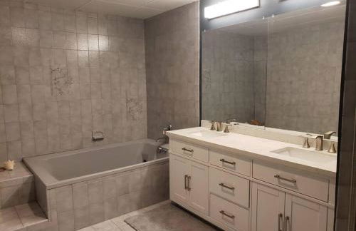 Stunning Ocean-Front Penthouse 1800sf 3BR 2BA 7Bed at Regency Tower - Foto 2