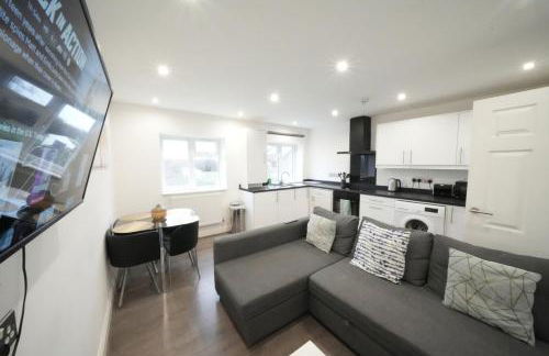 HEATHROW AIRPORT apartments-FREE parking-Free underground to and from Heathrow-30 min central London - Foto 75