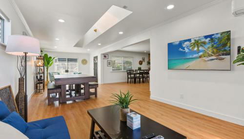 Spacious 4BR House Free Parking w Backyard BBQ - Foto 4