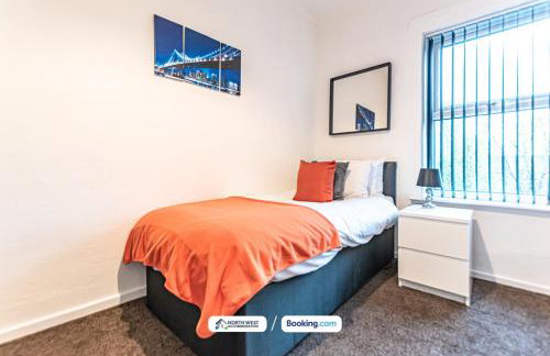 Wigan Work-Ready 3BR House Sleeps 6 Guests - Photo 9