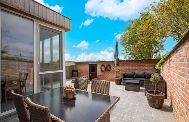 Modern Villa w/ Private Yard - Foto 34