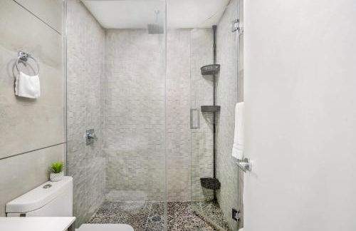 75-1A NEW Prime UES W D in unit Elevator - Foto 20