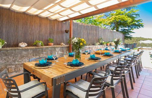 21 Sleeps Private Pool Villa & BBQ Near Barcelona - Foto 15