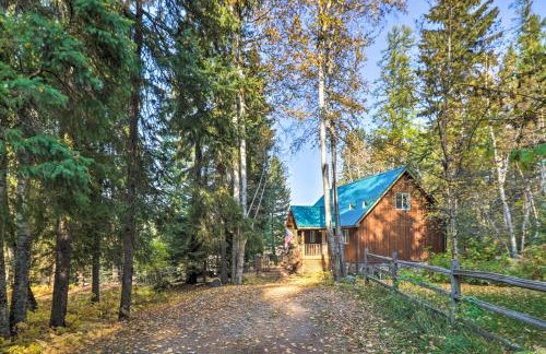 Riverfront Hungry Horse House with Large Deck! - Foto 27