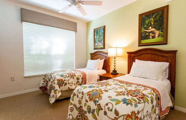 Messina Vacation Rental at Lely Resort. Spacious 3-BR, 2-Bath Condo with Lake Views and Handicap Accessibility. Enjoy Community Pool, Hot Tub, and Proximity to Naples Beaches and Dining - Foto 1