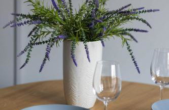 Metro Wola Apartment with Parking & AC next to Warsaw Rising Museum by Noclegi Renters - Foto 12