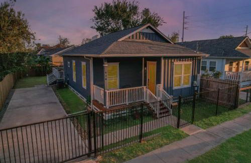 3BD Historic Charm x Modern Amenities w Hot Tub - Foto 38