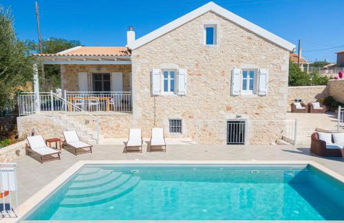 Fiscardo Luxury Stone Villa Alex ,with sunset view! - Photo 3