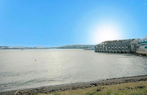 Torpoint Pod - Free Parking - Photo 13