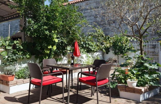 Ana - Central With Garden - A1 - Foto 13