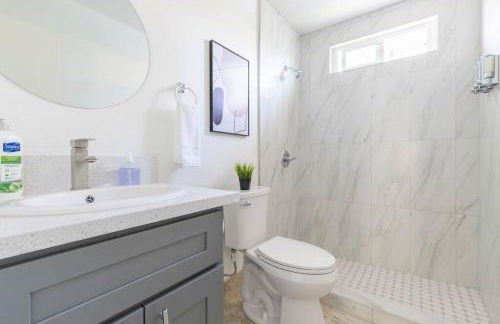 City Retreat Minutes to DT - Foto 34