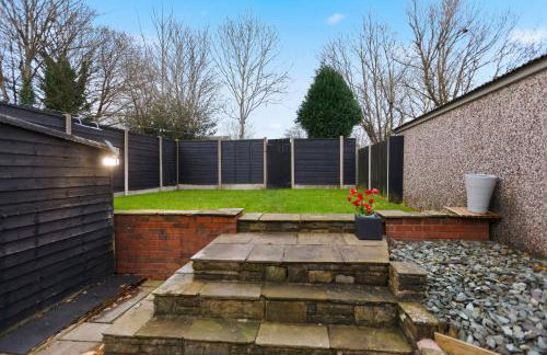 Lovely 4b Stay- Ideal for Contractors & Families - Photo 37