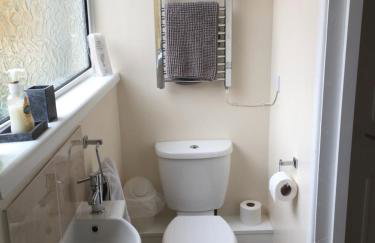 The Annexe Room Hea Close - Photo 8